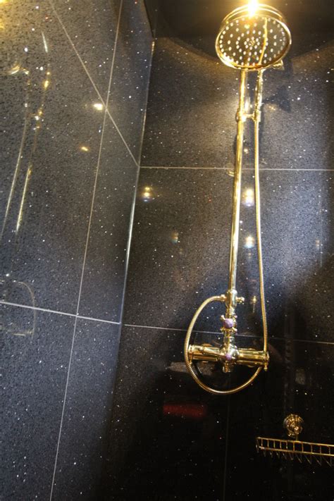 Goldene Dusche (geben) gegen Aufpreis Finde eine Prostituierte Le Mont sur Lausanne